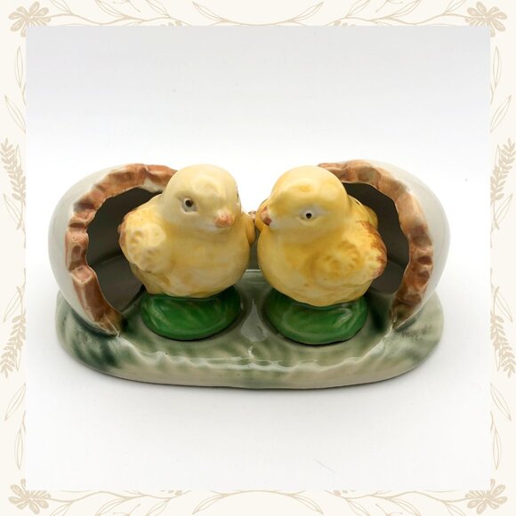 Vintage Ceramic Hatching Chicks Salt & Pepper Shaker Set – Springtime Farmhouse - Picture 1 of 6